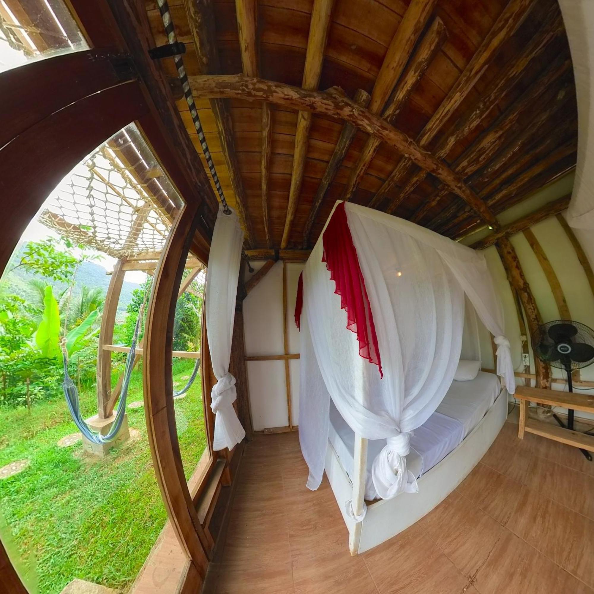 De Chicktoria Hostel Pemenang エクステリア 写真